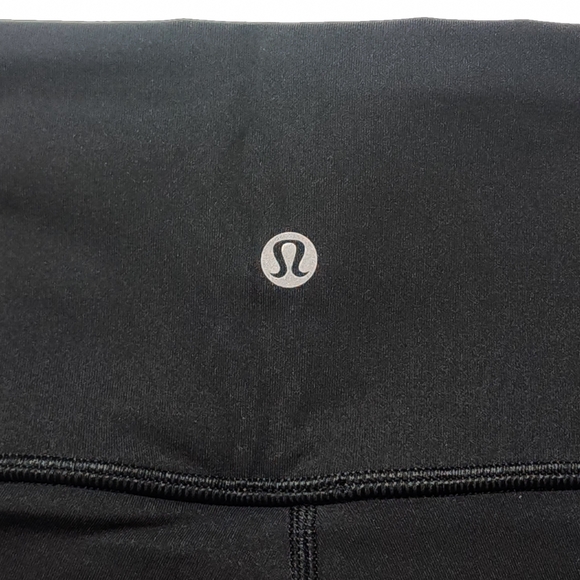 Lululemon Black Asymmetrical Crop Mesh Fabric Pleated Side Panels Size 8 - Picture 4 of 12